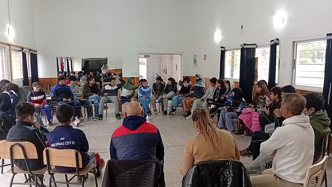 Fortalecen la prevención de adicciones con talleres para niños, adolescentes y jóvenes
