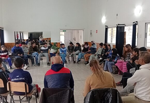 Fortalecen la prevención de adicciones con talleres para niños, adolescentes y jóvenes