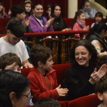 Humor, música y una experiencia que desafía los sentidos llegan al Coliseo Podestá
