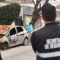 Continúa la remoción de vehículos abandonados: operativos en Los Hornos y el casco urbano