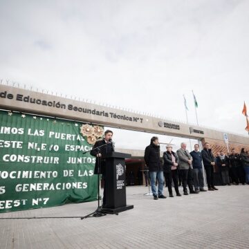 Kicillof inauguró el nuevo edificio de la Escuela Técnica N° 7 de Hudson
