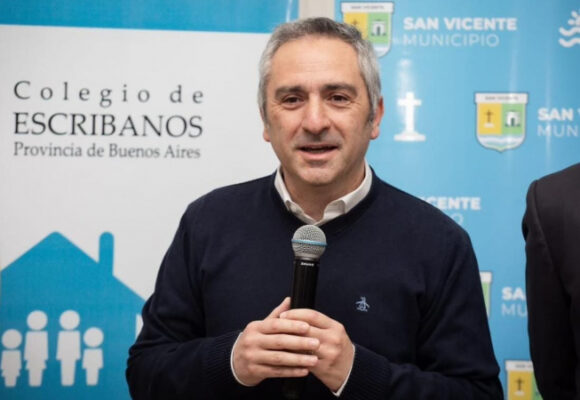 Larroque y Mantegazza encabezaron una entrega de escrituras en San Vicente