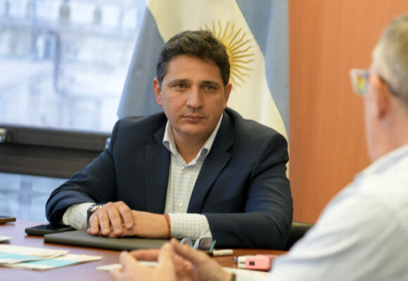 Marinucci: «Si el salario no alcanza, el problema es el modelo económico»