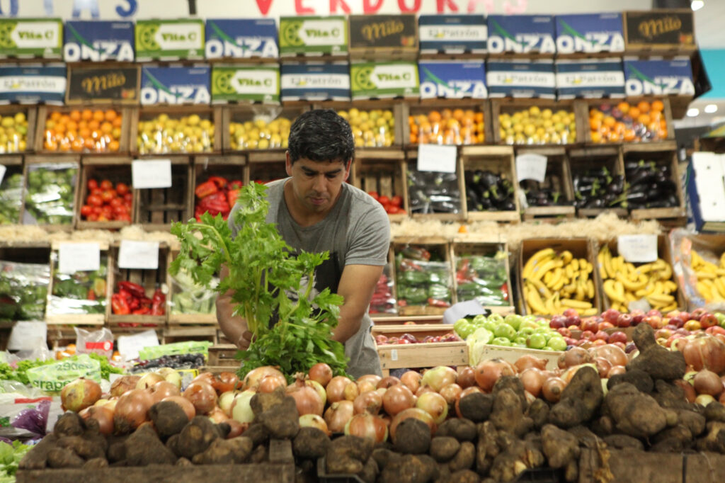 El Mercado Bonaerense Fijo La Plata renovó su lista de precios con beneficios en distintos rubros
